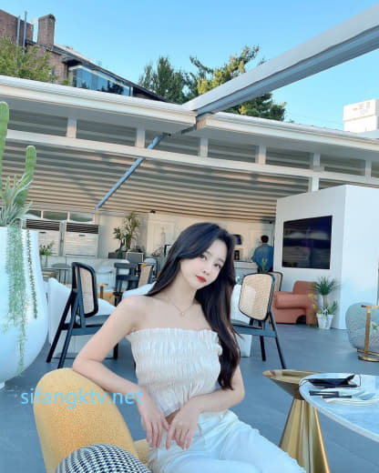 【2023-06-11】Touch my boobs baby..💓.m4v